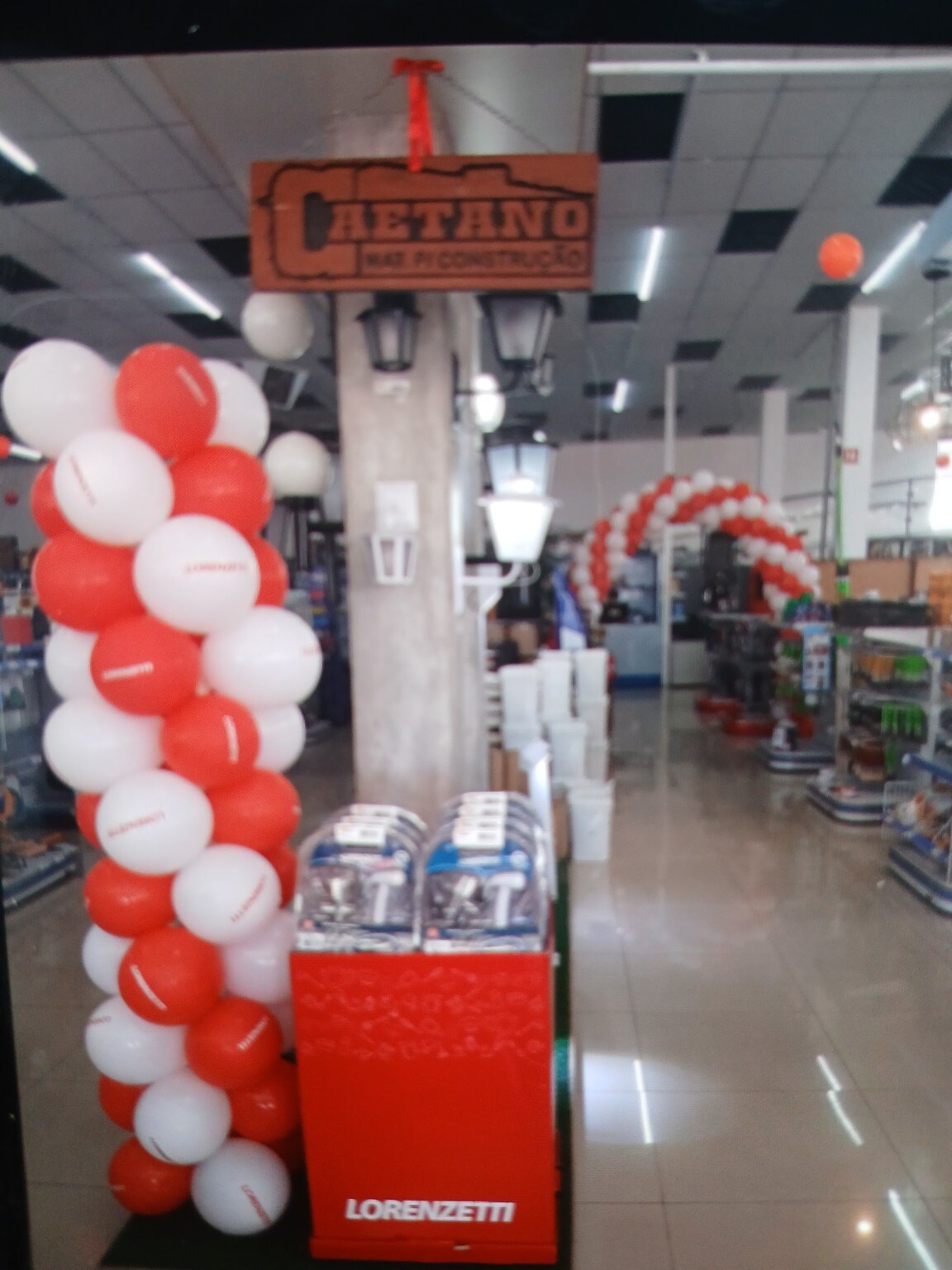 Entrada promocional com continuidade visual